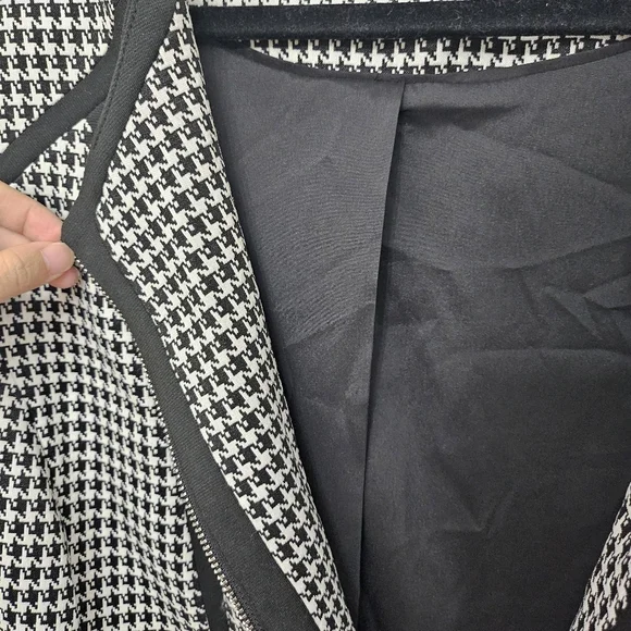 Calvin Klein Elegant Black and White Houndstooth Suit Jacket size 18 - Picture 5 of 12